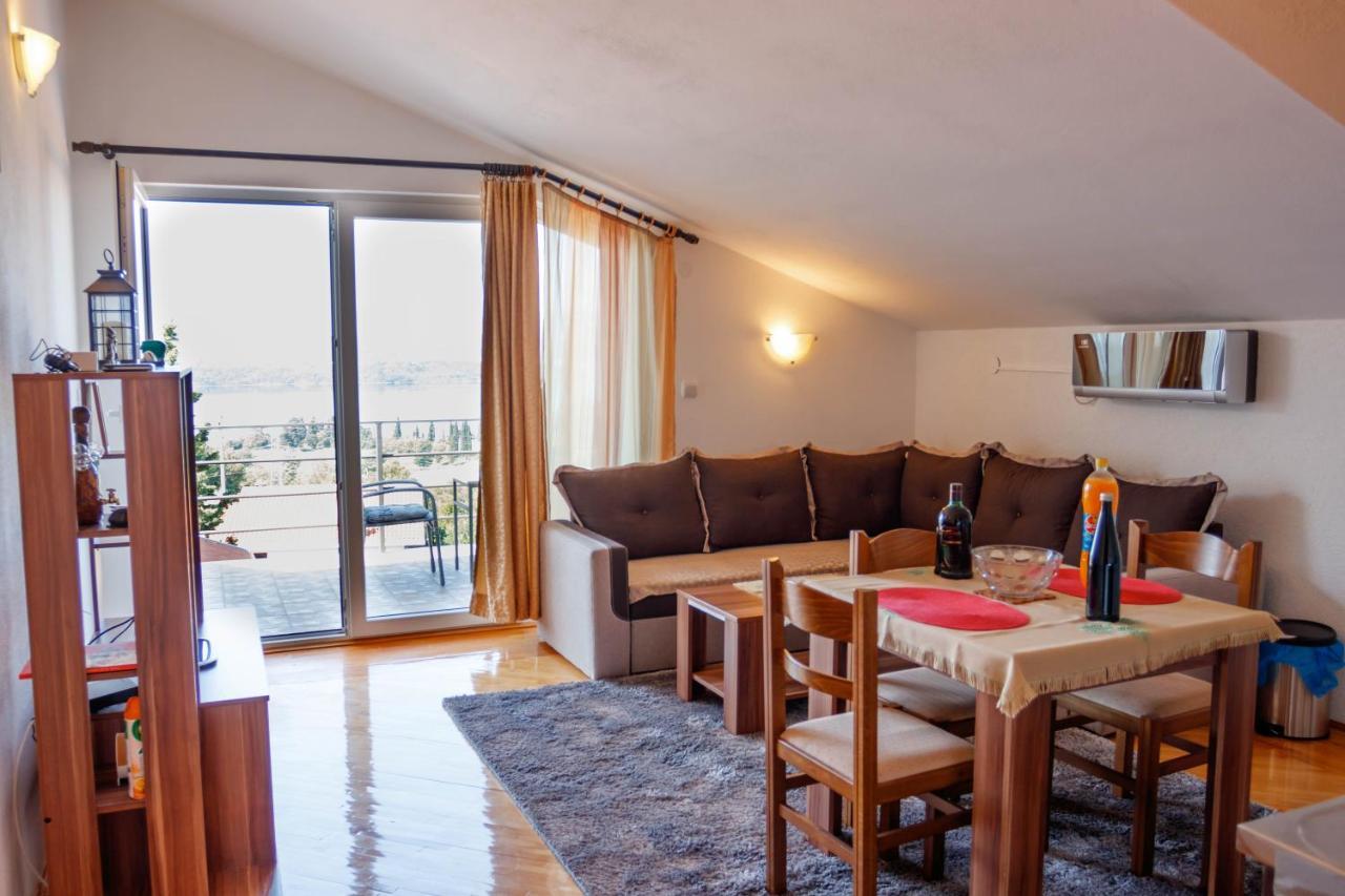 Apartmani Petar Τίβατ Εξωτερικό φωτογραφία